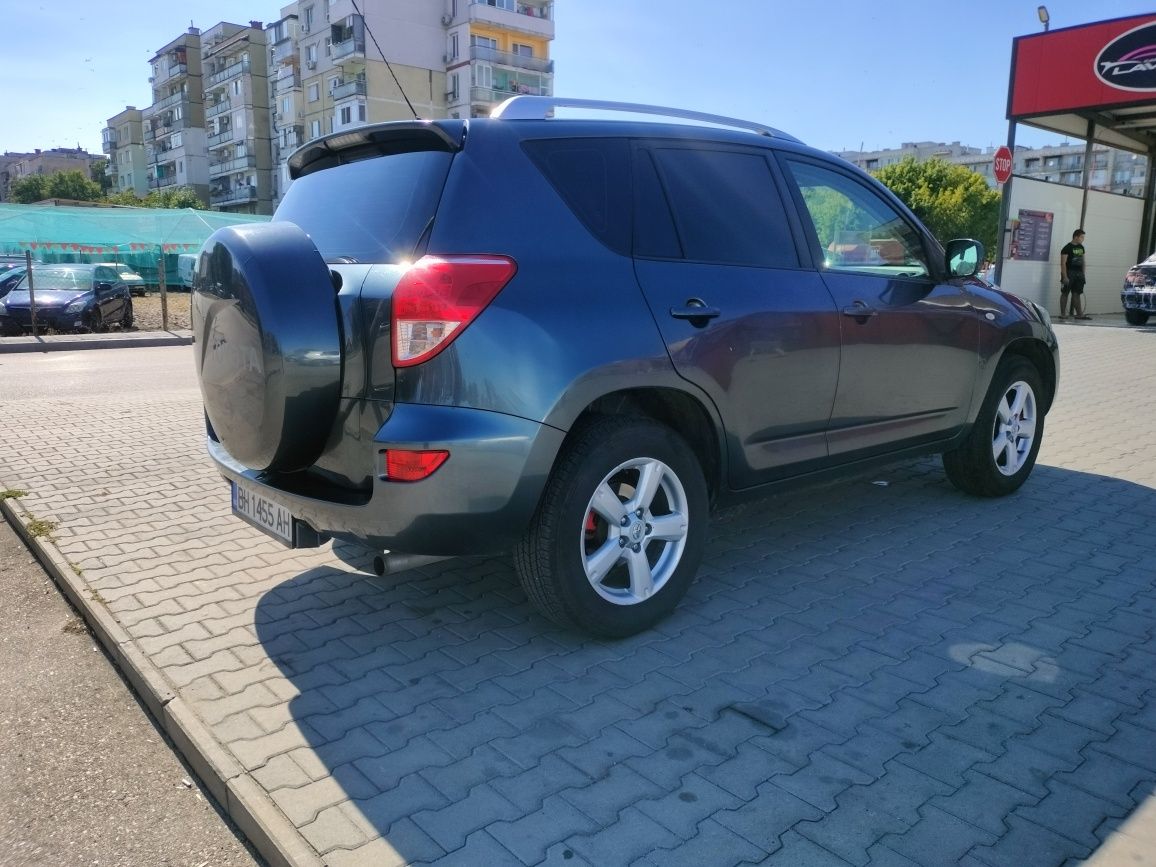 Toyota Rav4 2.2 136кс