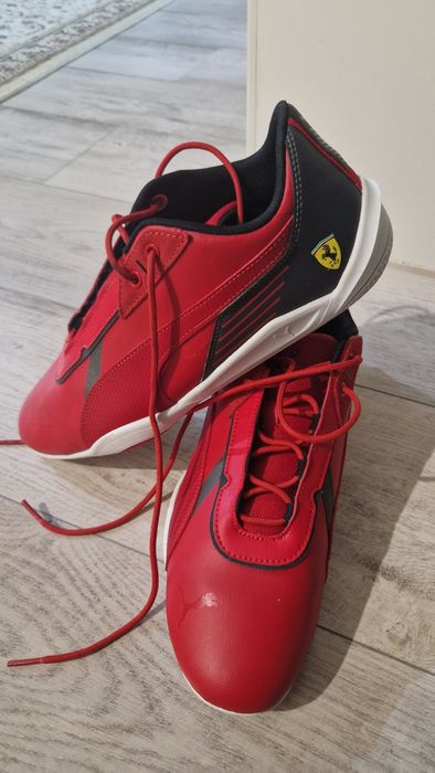 Продам кроссовки 43 размер