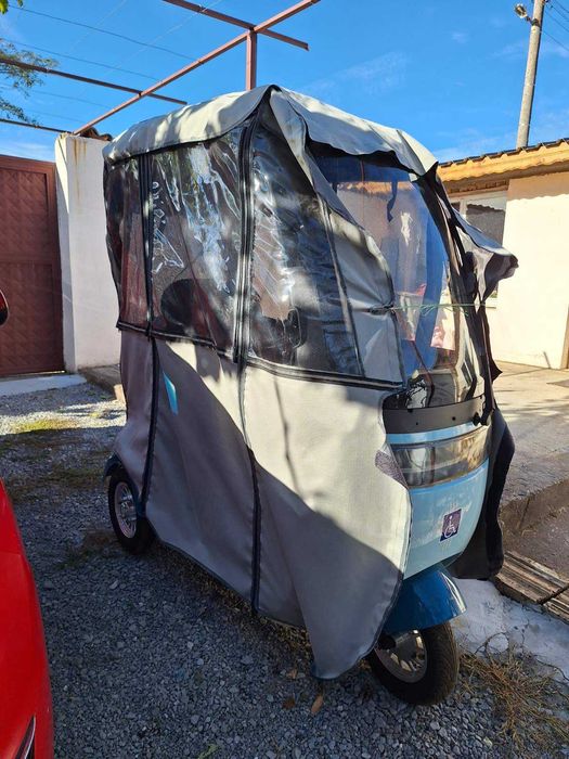 Електрическа триколка с покрив