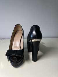 Шикарные черные туфли