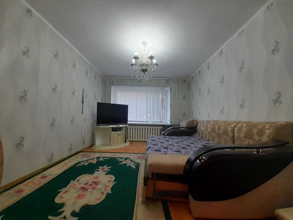 Продам 2-х комнатную квартиру в центре