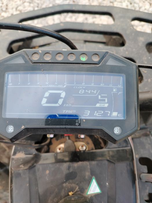 Vând ATV Apollo Commander 200