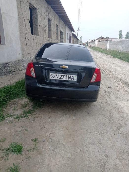 Ласетти сотилади