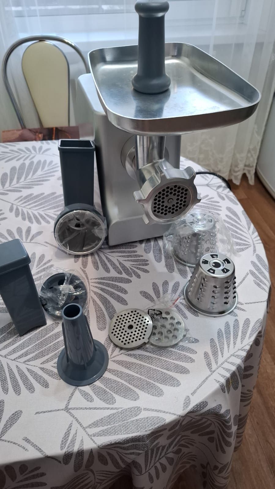 Продам новую мясорубку moulinex hv 10 2200 w.