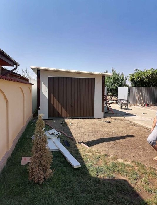 Vând garaje auto din structura metalica si panou sandwich termoizolant