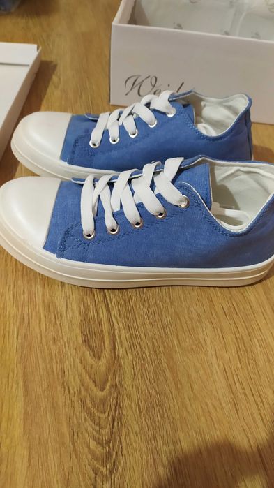 Дамски кецове с връзки