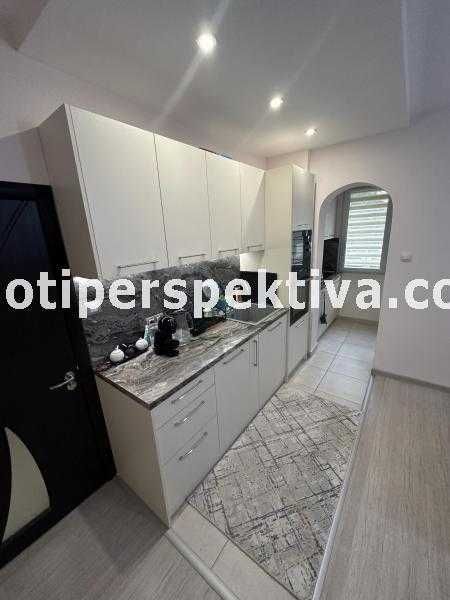 Продава се Тристаен апартамент в Пловдив, Кючук Париж - 93 кв.м за 1506 €/кв.м - Снимка #1