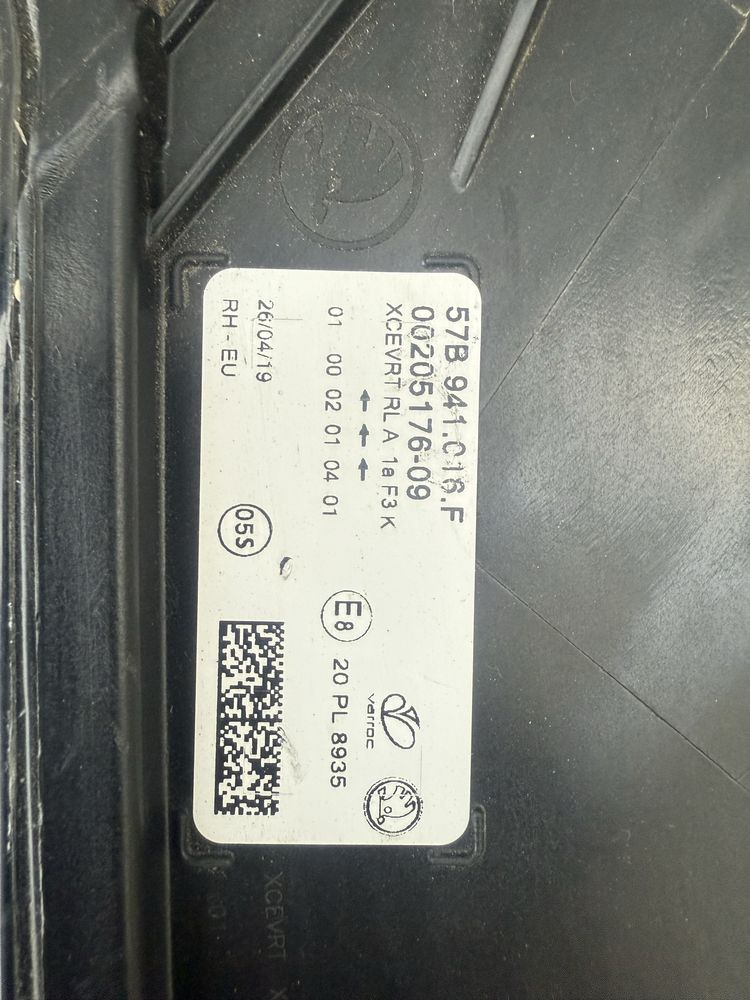Far dreapta Skoda Karoq Full LED Original Europa