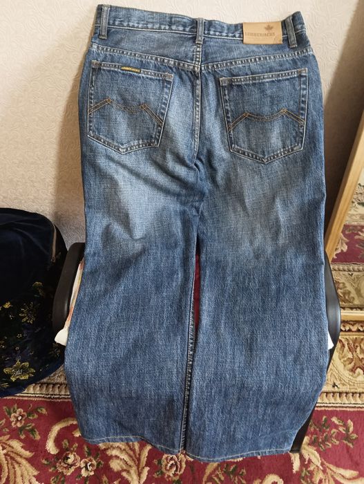 Продам фирменные джинсы