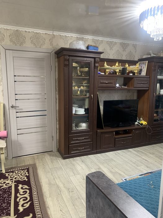 Продам дом на жд в двухквартирном доме . Три комнаты+ кухня , туалет