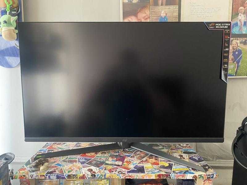Монитор ASUS ROG Strix XG32UQ