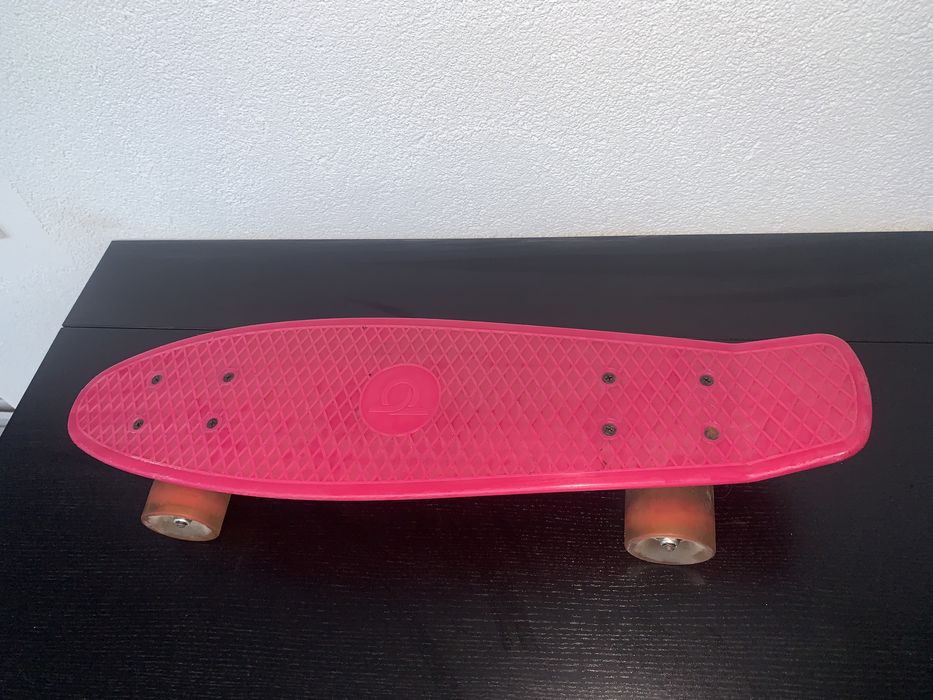 Penny Board cu roti luminoase LED