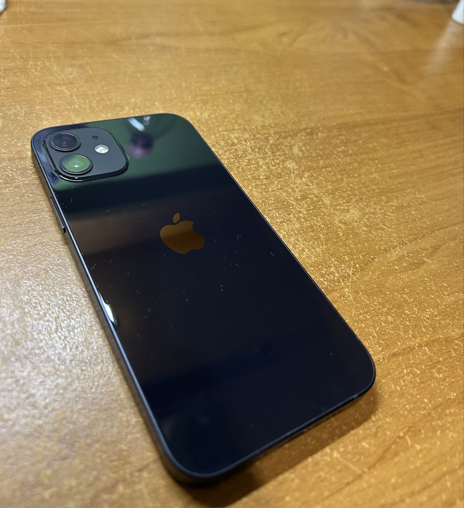 iPhone 12 64 GB като нов