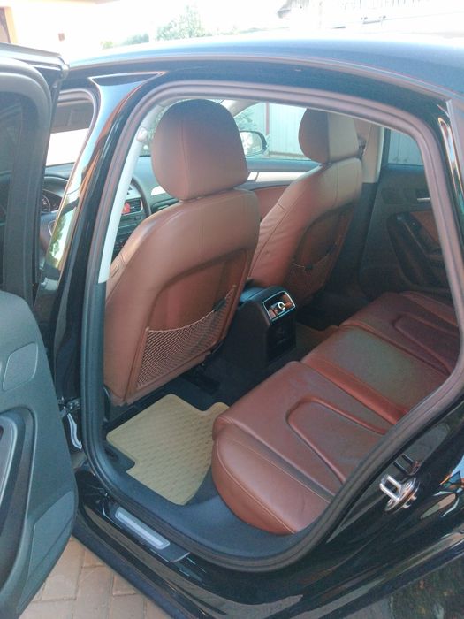 AUDI A 4 B8 2010 2.0