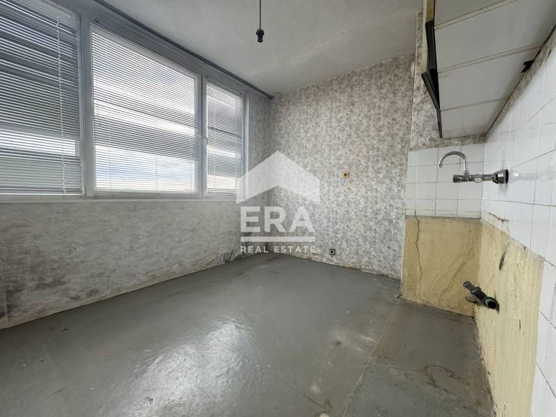 Продава се Двустаен апартамент в Силистра, Център - 57 кв.м за 939 €/кв.м - Снимка #2
