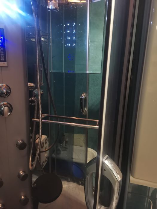 Cabină de duș cu hidromasaj