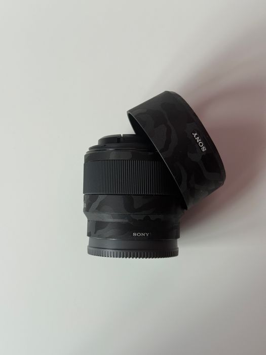 обектив Sony FE 50mm f/1.8