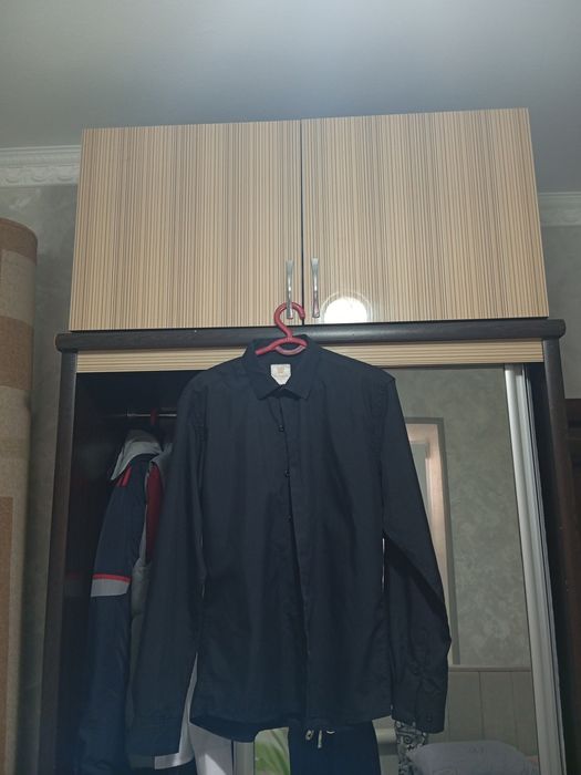 продаю рубашку чёрную