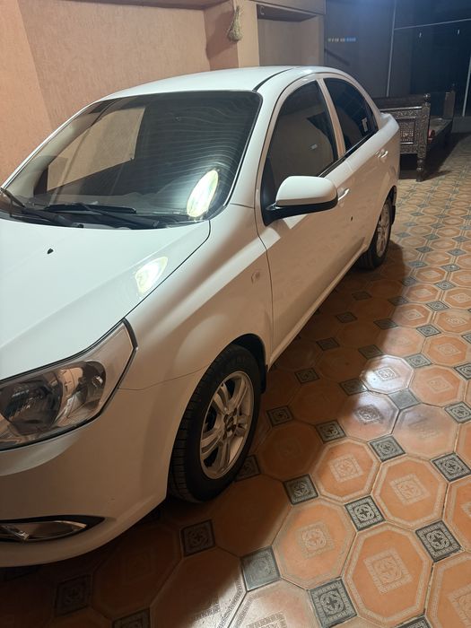 Nexia 3 2020 rangi oq srochna sotiladi