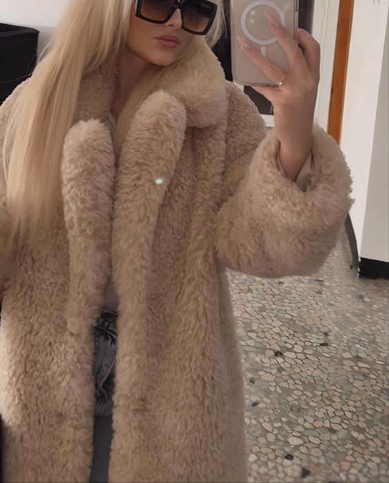 Бежово плюшено дамско палто – ново,размер S