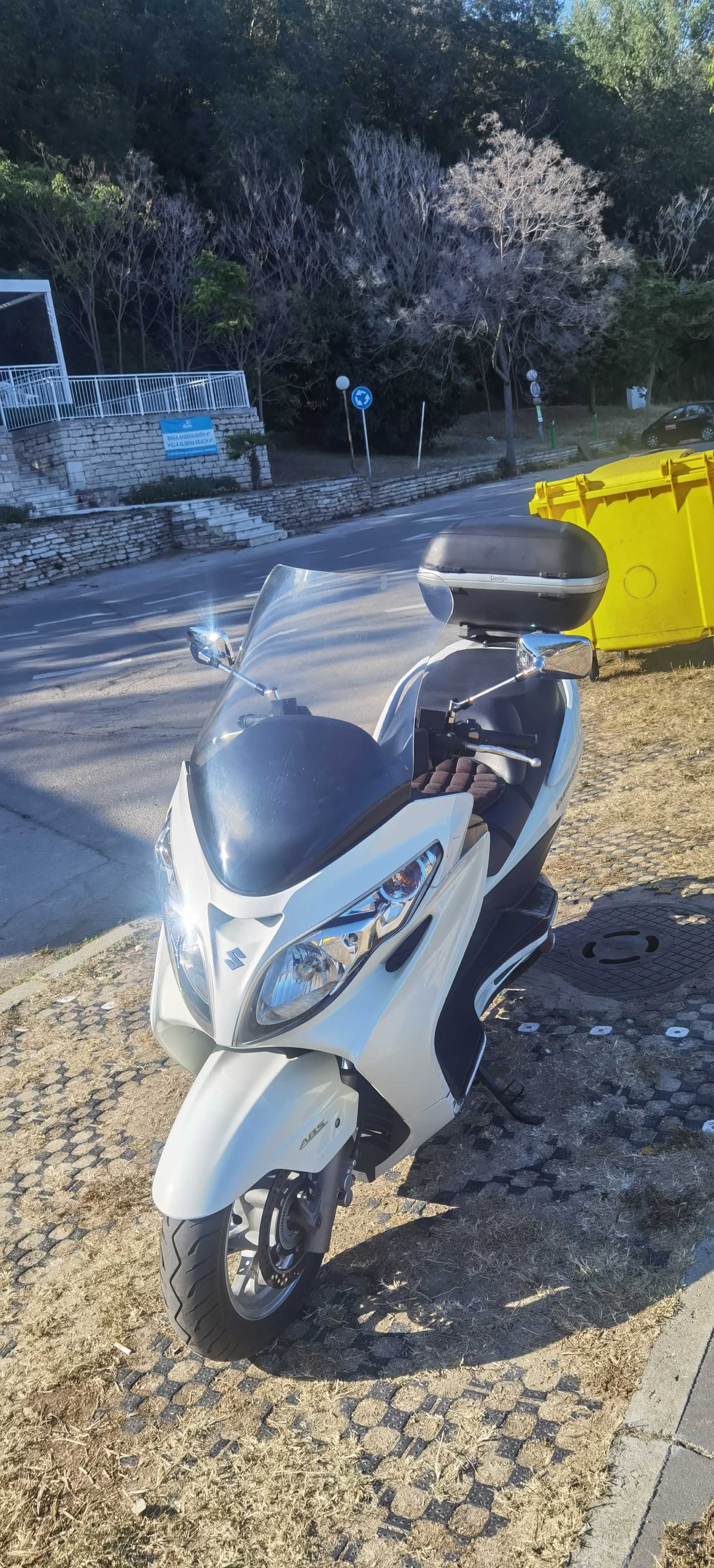 Сузуки Бъргман 400