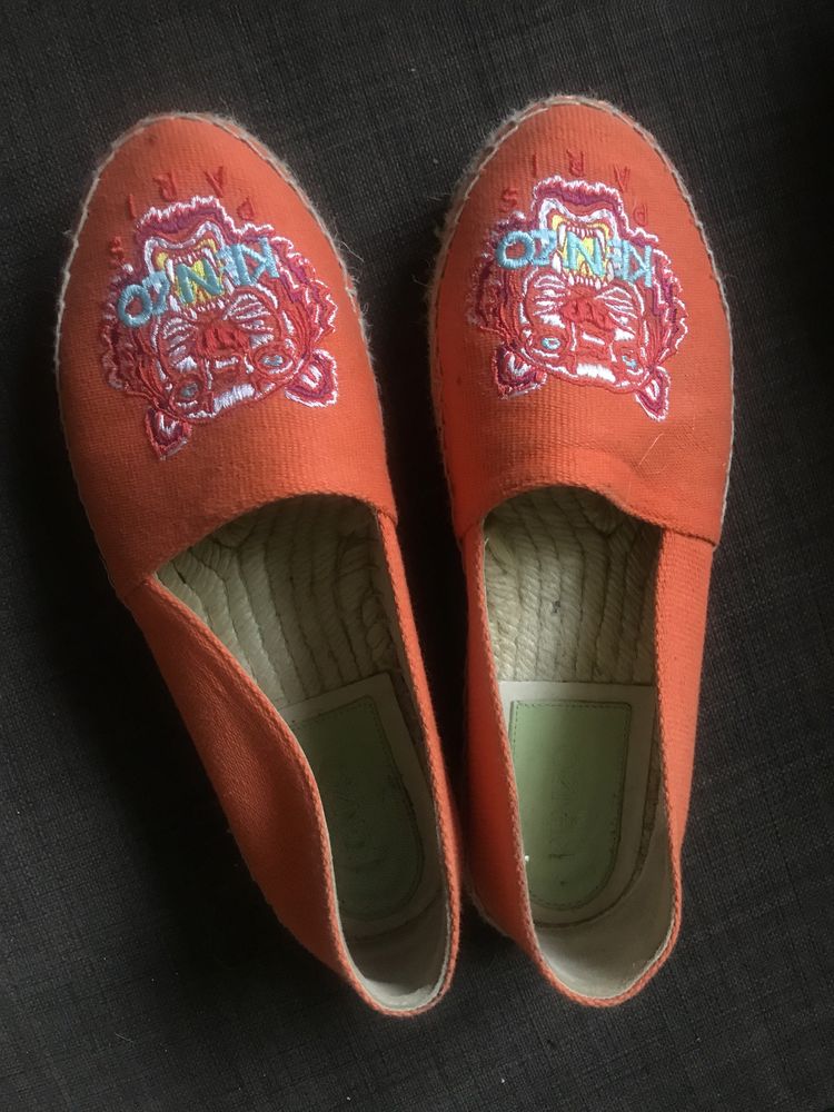 Сандали, еспадрили Massimo Dutti,Guess, Kenzo, Marciano, Jimmy Choo