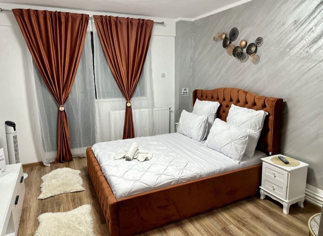 Inchiriez apartament in regim hotelier
Inchiriez apartament