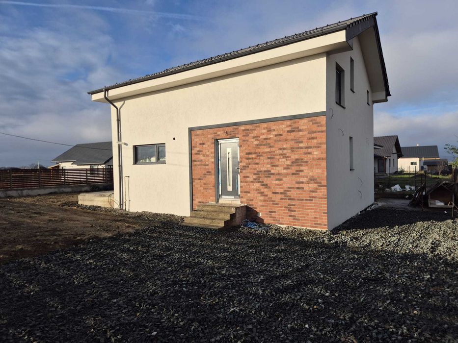 Casă de vânzare în Jucu de Sus, Cluj, modernă, perfectă pentru familie