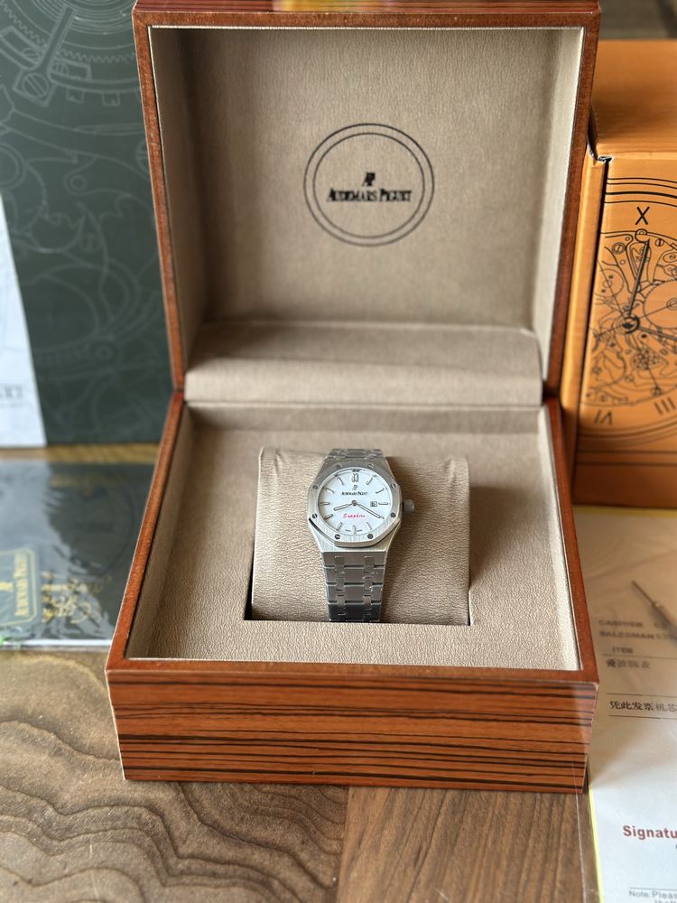 Audemars Piguet  Quartz 33mm-ДАМСКИ ЧАСОВНИК