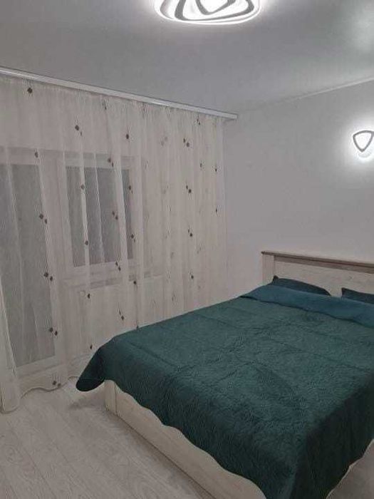Inchiriez apartament decomandat zona Ciuperca