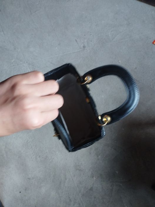 Ayollar sumkasi halati yaxshi