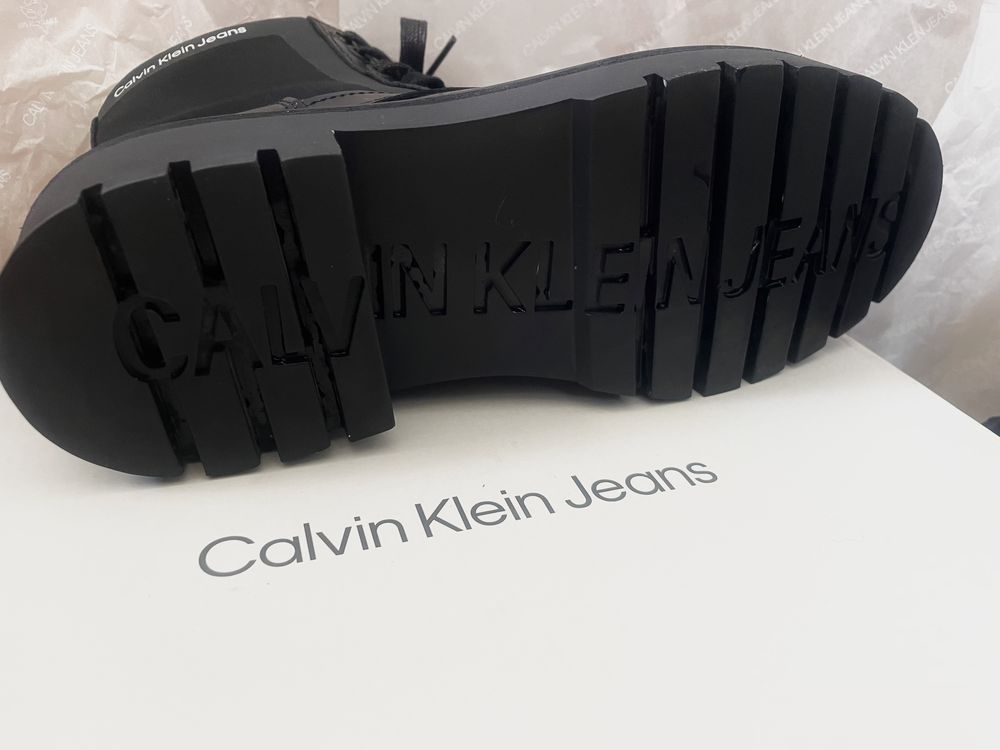 Боти Calvin Klein 38