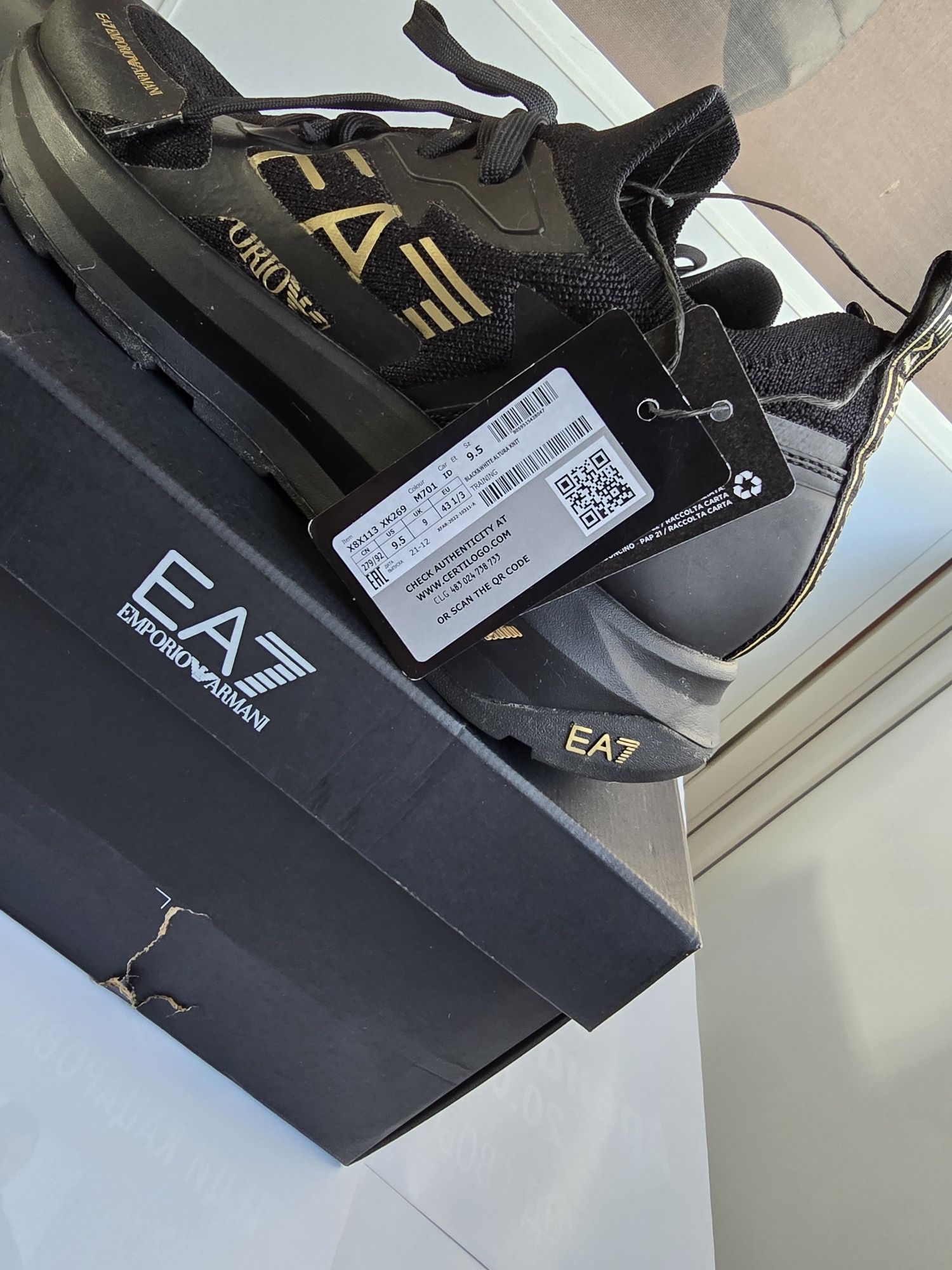 Спортни обувки EA7 Emporio Armani 43 номер
Сникърси X8X113 XK269 M701