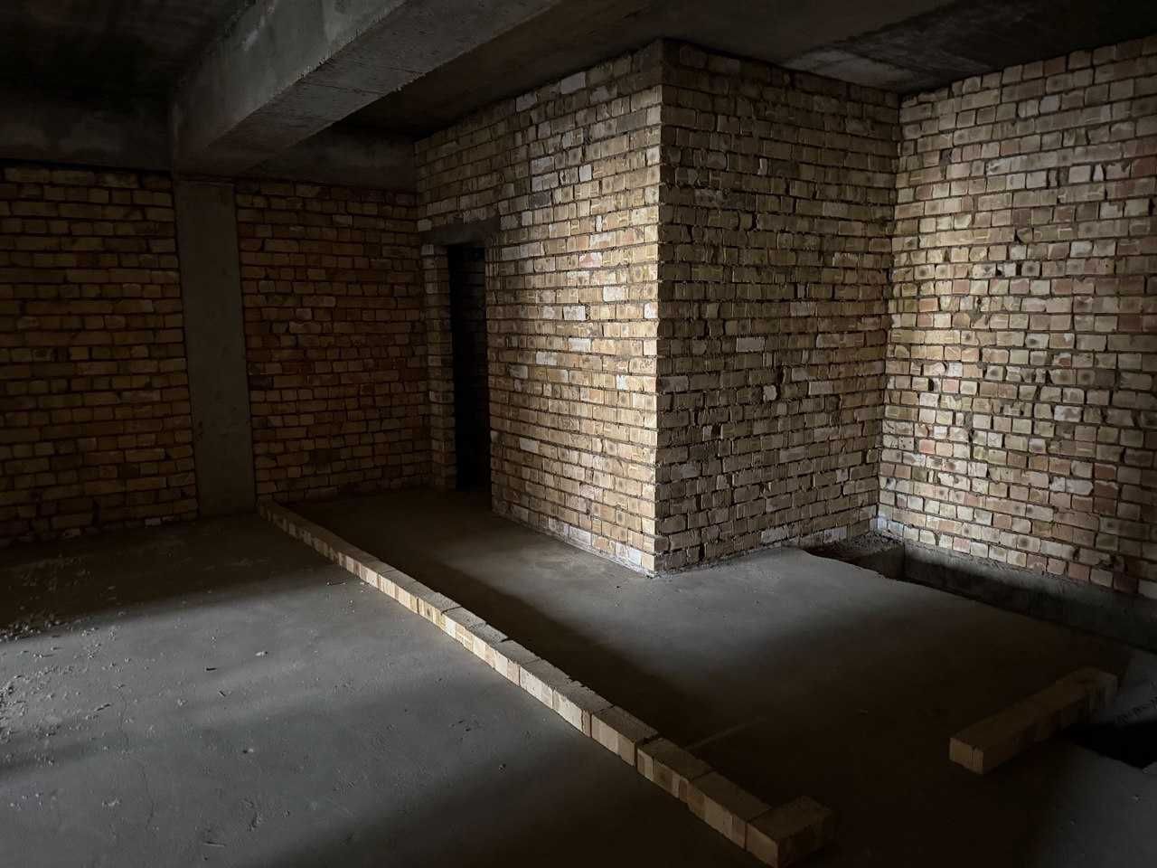 Kvartira sotiladi novostroyka