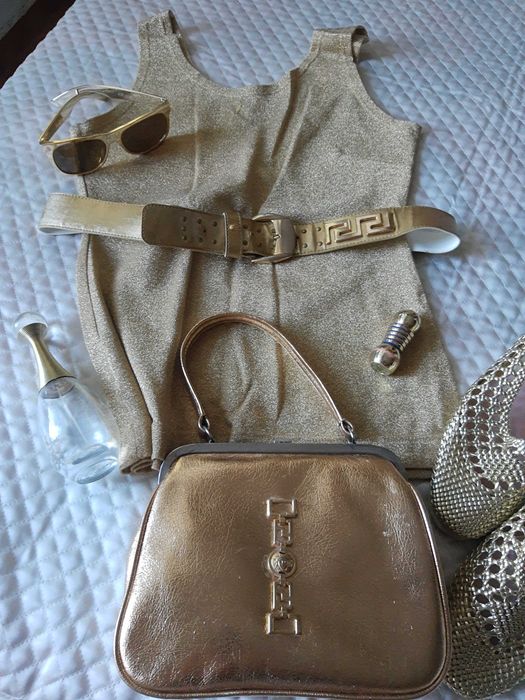 Обувки,VERSACE,златни ,летни,40 номер.Договаряне