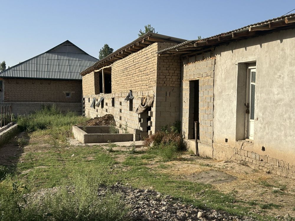 Продаётся земля в Чиназе. Самарканд мфй. Газ свет есть