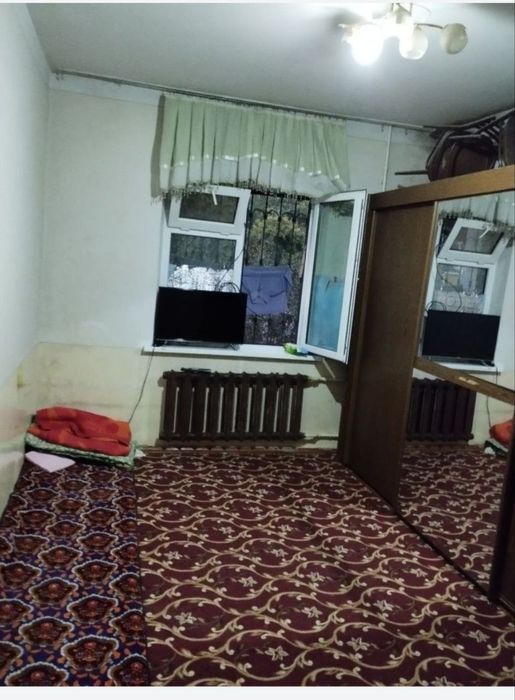 Продаю квартиру Чилонзар Домбрабад 1/1/4.