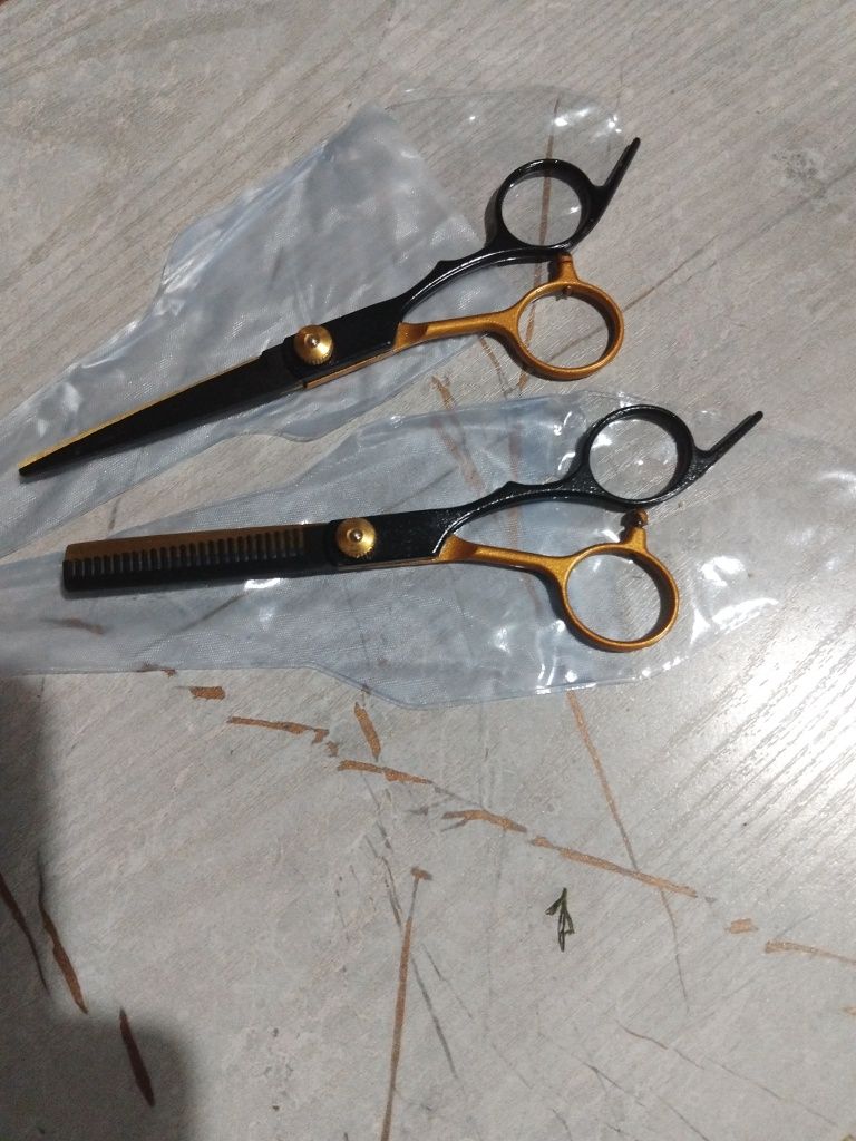Срочно продам ножницы для стрижки..