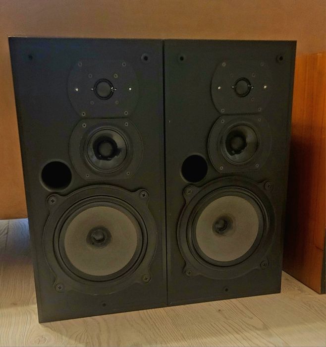 Boxe B&W DM23 serii consecutive