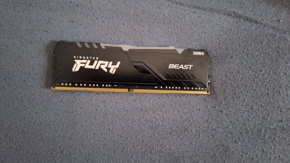 Rami 8 gb ddr4 3200 mhz kingston fury beast 4 bucăți