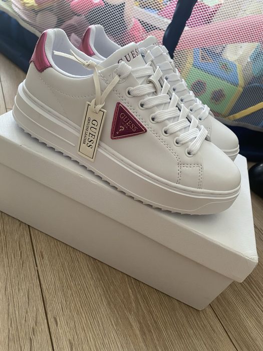 Adidasi Guess albi