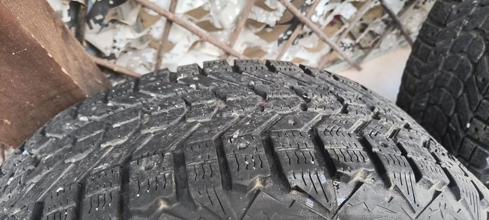 Jante aliaj 5x114,3 cu anvelope iarna 215/60/16 Qashqai Juke Duster