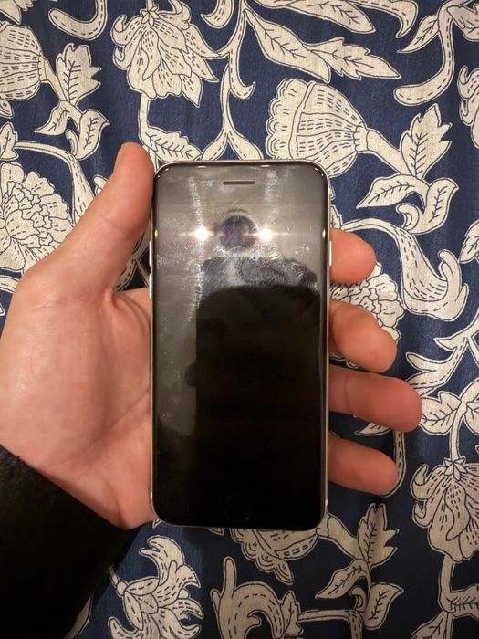 Vand Iphone se 128 gb
