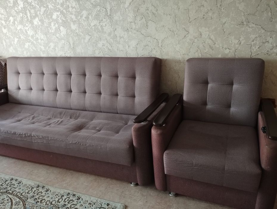 Отдам диван и кресло
