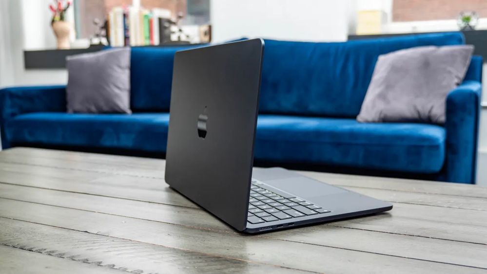 Mackbook Air  M3 8/ 512 memory 15-inch
