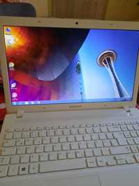 Laptop Samsung v