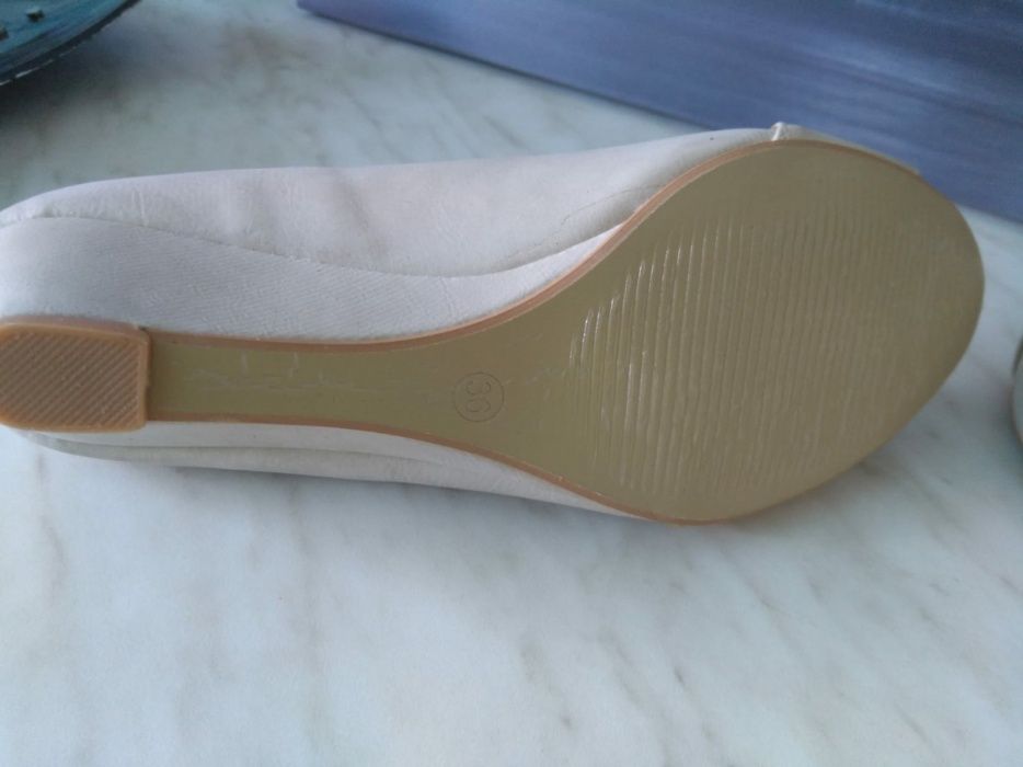 Pantofi crem nr 36 noi