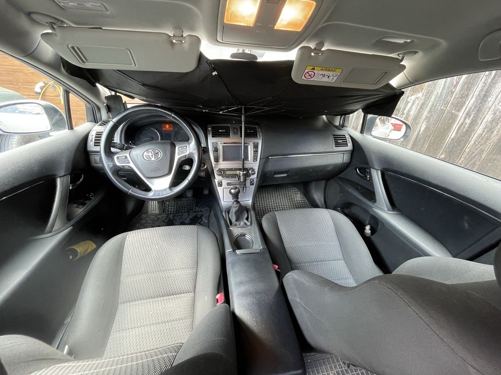 Toyota avensis 2.0 2014