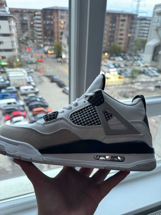 Air Jordan 4 Military Black