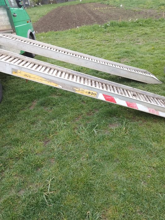 Vând rampi aluminiu 3 metri lungime